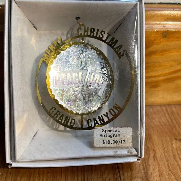 Vtg Laser Cut Gold Brass peace joy  Holographic NIB - Picture 1 of 6